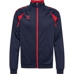 Kurtka z dresu Hummel Core 2.0. Czerwone kurtki męskie HUMMEL, bez wzorów, z dresówki, sportowe, bez ramiączek, bez kaptura. Za 223.50 zł.
