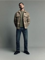 Kurtka typu shacket - beżowy. Brązowe kurtki męskie Reserved, l, bez wzorów, z dzianiny, bez ramiączek, bez kaptura. W wyprzedaży za 119.99 zł.