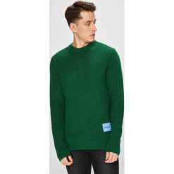 Calvin Klein - Sweter. Szare swetry męskie Calvin Klein, z bawełny, z okrągłym kołnierzem, z krótkim rękawem. W wyprzedaży za 429.90 zł.