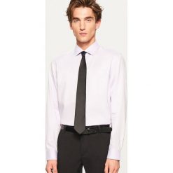 Koszula regular fit - Fioletowy. Koszule męskie marki Reserved. W wyprzedaży za 39.99 zł.