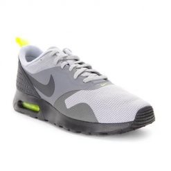 Buty do biegania męskie Nike Air Max Tavas. Szare buty do biegania męskie Nike, bez wzorów, z materiału, bez zapięcia, do biegania, nike air max. Za 499.99 zł.