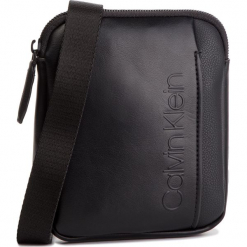 Saszetka CALVIN KLEIN - Elevated Logo Mini Flat Crossover K50K503874 001. Czarne saszetki męskie marki Calvin Klein, ze skóry ekologicznej. Za 299.00 zł.