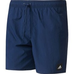 Kąpielówki w kolorze granatowym. Niebieskie kąpielówki męskie marki adidas Swim, bez wzorów. W wyprzedaży za 55.95 zł.