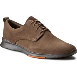 Półbuty CLARKS - Tynamo Walk 261201687 Mushroom Suede. Codzienne półbuty męskie marki Clarks. W wyprzedaży za 239.00 zł.