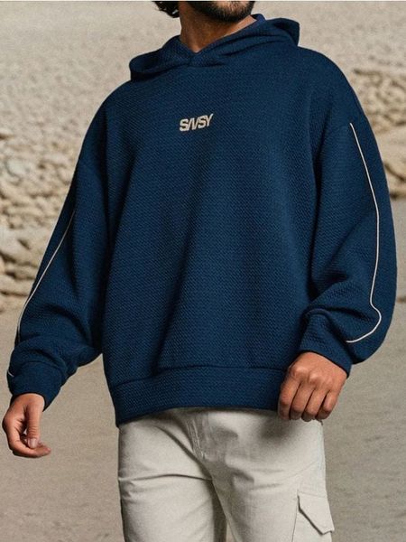 Bluza żakardowa z kontrastową lamówką - granatowy. Niebieskie bluzy nierozpinane męskie Sinsay, l, bez wzorów, z żakardem, bez ramiączek, bez kaptura. Za 69.99 zł.