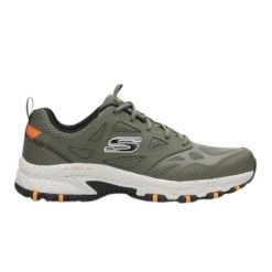 Tenisówki Skechers Model Hillcrest Kolor Zielony. Zielone trampki męskie Skechers, bez wzorów, z tkaniny, sportowe, bez zapięcia. Za 343.00 zł.