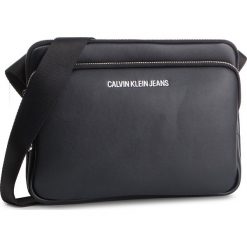 Saszetka CALVIN KLEIN JEANS - Smooth Essentials Flat Croddbody K50K504511 001. Saszetki męskie marki Calvin Klein Jeans. Za 359.00 zł.