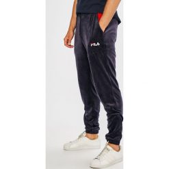 Fila - Spodnie. Długie spodnie sportowe męskie Fila. Za 399.90 zł.