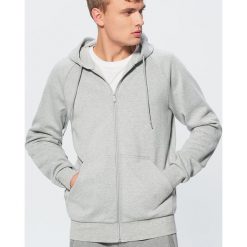 Rozpinana bluza Basic z kapturem - Jasny szary. Bluzy rozpinane męskie marki Cropp. Za 89.99 zł.