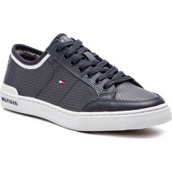 Półbuty TOMMY HILFIGER - Core Corporate Leather Sneaker FM0FM00552 Midnight 403. Codzienne półbuty męskie marki Tommy Hilfiger. Za 449.00 zł.