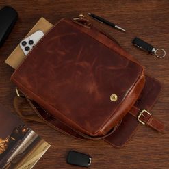 Torba męska skórzana na ramię zgrabna elegancka Beltimore brązowa N23. Brązowe torby męskie na ramię bez wzorów, eleganckie, na ramię. Za 199.99 zł.