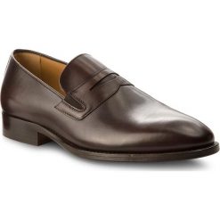 Półbuty TOMMY HILFIGER - Classic Tailored Loafer FM0FM01541 Coffee Bean 212. Bez kategorii marki Tommy Hilfiger. W wyprzedaży za 499.00 zł.
