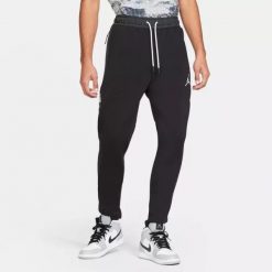 Spodnie męskie nike air jordan fleece pants black. Czarne spodnie dresowe męskie Nike, bez wzorów, z dresówki. Za 279.00 zł.