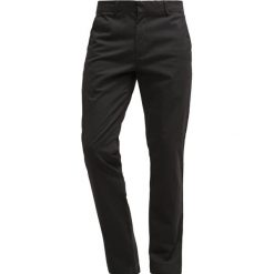 DOCKERS INSIGNIA Chinosy black. Eleganckie spodnie męskie marki DOCKERS. Za 399.00 zł.