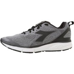 Diadora KURUKA 2 Obuwie do biegania treningowe silver/black. Buty do biegania męskie marki Diadora. W wyprzedaży za 356.15 zł.