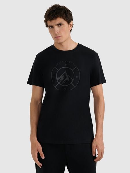 4F T-shirt regular z nadrukiem męski - czarny S. Czarne t-shirty męskie 4f, m, bez wzorów, z materiału, bez kołnierzyka, bez ramiączek. W wyprzedaży za 39.99 zł.