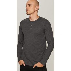 Koszulka z długim rękawem basic - Szary. T-shirty męskie marki Reserved. W wyprzedaży za 19.99 zł.
