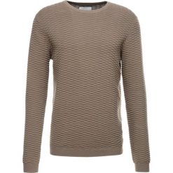 Samsøe & Samsøe NEGIL Sweter timber wolf. Brązowe swetry męskie Samsøe & Samsøe, z bawełny. Za 419.00 zł.