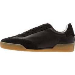 CLOSED Sneakersy niskie black. Czarne buty sportowe na co dzień męskie CLOSED, z materiału. Za 1,089.00 zł.
