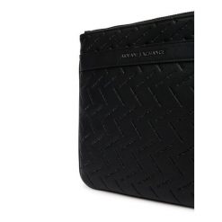 Saszetka Armani Exchange. Czarne torby męskie na ramię Armani Exchange, bez wzorów, młodzieżowe, małe. Za 409.99 zł.