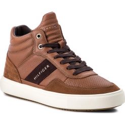 Sneakersy TOMMY HILFIGER - Lightweight Material FM0FM01702 Cognac 606. Buty sportowe na co dzień męskie marki Tommy Hilfiger. W wyprzedaży za 349.00 zł.