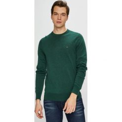 Tommy Hilfiger - Sweter. Szare swetry męskie Tommy Hilfiger, z bawełny, z okrągłym kołnierzem, z krótkim rękawem. W wyprzedaży za 319.90 zł.