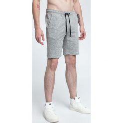 Spodenki dresowe męskie SKMD301 - średni szary melanż. Szorty męskie marki 4f. W wyprzedaży za 49.99 zł.