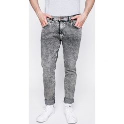 Wrangler - Jeansy Larston Snow Flake. Jeansy męskie marki Wrangler. W wyprzedaży za 239.90 zł.