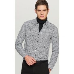 Wzorzysta koszula slim fit - Biały. Koszule męskie marki Reserved. Za 89.99 zł.