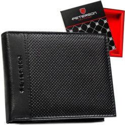 Duży, skórzany portfel męski w czarnym kolorze bez zapięcia zewnętrznego - Peterson NoSize. Czarne portfele męskie Peterson, bez wzorów. Za 53.96 zł.
