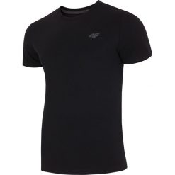T-shirt męski TSM002 - głęboka czerń. T-shirty męskie marki 4f. W wyprzedaży za 34.99 zł.