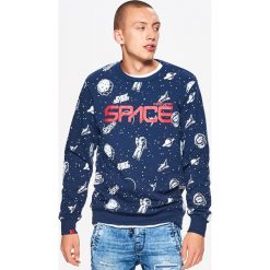 Bluza all over SPACE - Granatowy. Bluzy nierozpinane męskie marki Cropp. W wyprzedaży za 49.99 zł.