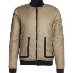 Under Armour SPORTSTYLE REACTOR Kurtka sportowa canvas. Kurtki treningowe męskie marki Under Armour. W wyprzedaży za 607.20 zł.