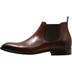 Peralston Botki cognac. Brązowe buty zimowe męskie Peralston, z materiału. Za 969.00 zł.