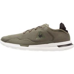 Le coq sportif SOLAS SPORT Sneakersy niskie olive night. Zielone trampki męskie marki le coq sportif, z materiału, sportowe. Za 349.00 zł.