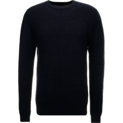 Scotch & Soda CHIC CREWNECK Sweter night. Niebieskie swetry męskie Scotch & Soda, z bawełny. Za 379.00 zł.