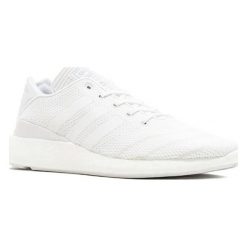 Buty sportowe w kolorze białym. Białe buty treningowe męskie marki Adidas, Reebok, z materiału. W wyprzedaży za 377.95 zł.