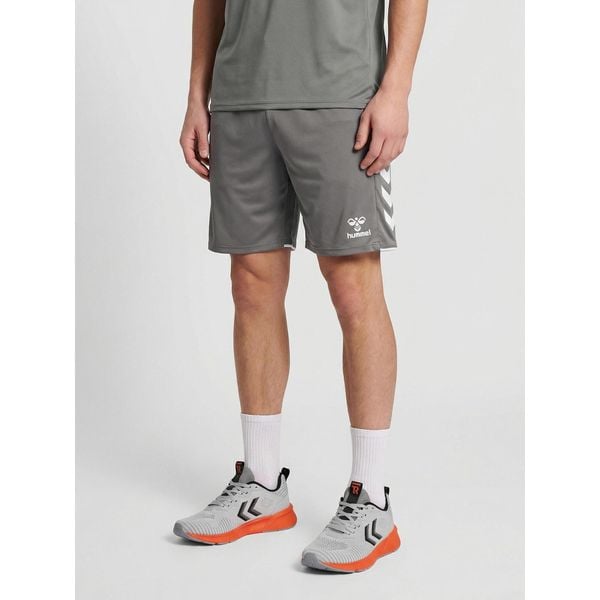 Szorty Hummel Core 2.0. Białe szorty sportowe męskie HUMMEL, bez wzorów, sportowe. Za 117.50 zł.