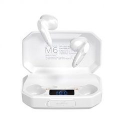 Bezprzewodowe słuchawki douszne z power bankiem Kruger&Matz M6 - kolor biały. Białe słuchawki bluetooth Kruger & Matz. Za 93.99 zł.
