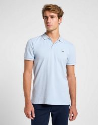 LEE MĘSKA KOSZULKA POLO LEE PIQUE POLO SHY BLUE 112363784. Niebieskie koszulki polo męskie Lee, m, bez wzorów, bez kołnierzyka, bez ramiączek. Za 89.99 zł.