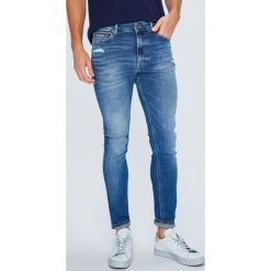Tommy Jeans - Jeansy Simon. Niebieskie jeansy męskie Tommy Jeans, z bawełny. W wyprzedaży za 399.90 zł.