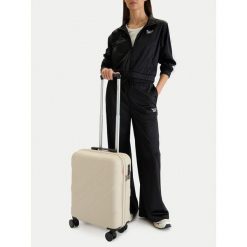 Walizka kabinowa Reebok. Brązowe walizki męskie Reebok, bez wzorów. Za 279.99 zł.