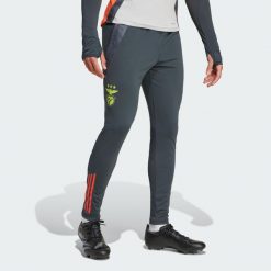 Spodnie Benfica Tiro 24 Competition Training. Czerwone spodnie dresowe męskie ADIDAS, bez wzorów, z dresówki. Za 299.00 zł.