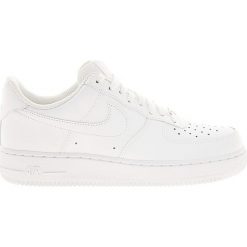 Nike Sportswear - Buty Air Force 1 '07. Białe buty sportowe na co dzień męskie Nike Sportswear, bez wzorów, z materiału, sportowe, bez ramiączek, bez kaptura. Za 419.90 zł.