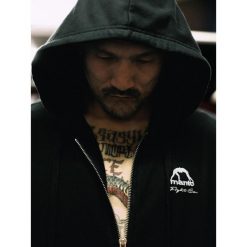 MANTO bluza z kapturem FIGHT COMPANY czarna. Czarne bluzy nierozpinane męskie Manto, bez wzorów, bez ramiączek, z kapturem. Za 289.00 zł.