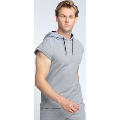 Bluza z krótkim rękawem męska TSM028 - chłodny jasny szary. Bluzy nierozpinane męskie marki 4f. W wyprzedaży za 69.99 zł.