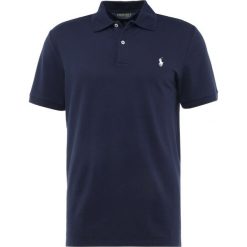 Polo Ralph Lauren Golf SHORT SLEEVE KNIT Koszulka polo french navy. Niebieskie koszulki polo męskie Polo Ralph Lauren Golf, z bawełny, sportowe, z golfem. Za 419.00 zł.