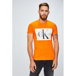 Calvin Klein Jeans - T-shirt/polo J30J307843. Szare koszulki polo męskie Calvin Klein Jeans, z nadrukiem, z bawełny, z okrągłym kołnierzem. Za 199.90 zł.