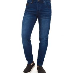Dżinsy w kolorze niebieskim. Niebieskie jeansy męskie Lonsdale, Kangol, Crosshatch, bez wzorów, klasyczne. W wyprzedaży za 159.95 zł.