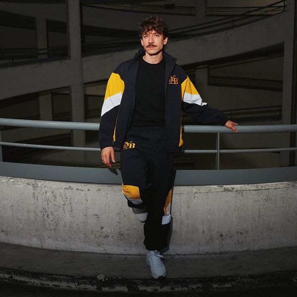 Spodnie treningowe BSC Young Boys. Czarne długie spodnie sportowe męskie COPA FOOTBALL, bez wzorów, do piłki nożnej. Za 379.00 zł.